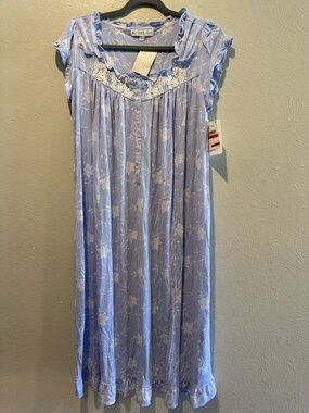 Blue Floral Nightgown with Lace Trim. PTP 20”. Length 43”